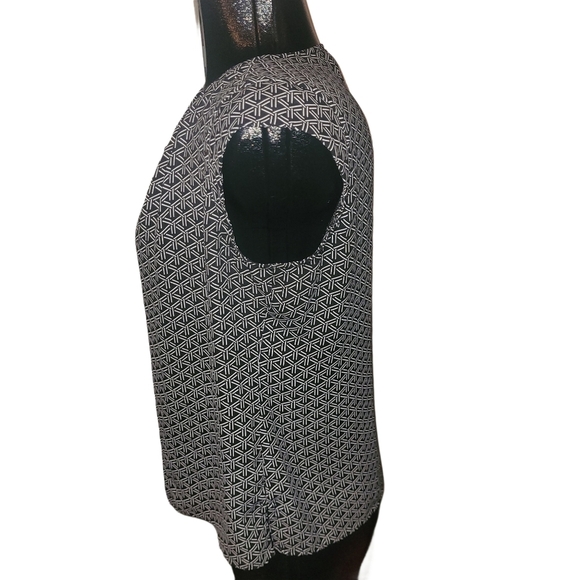 Banana Republic Black and White Line Patterned Top S - Picture 5 of 7